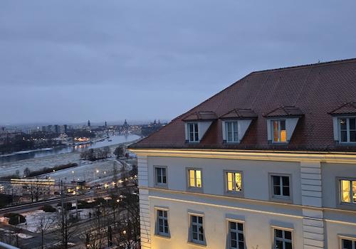 Die Aussicht vom Penthouse auf Dresden