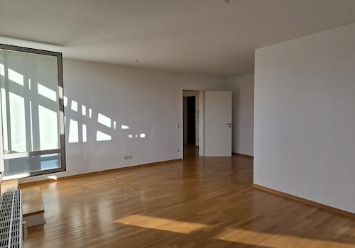 Der lichtdurchflutete Wohn- und Essbereich