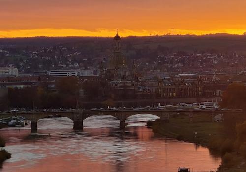 Die Aussicht - Abenddämmerung - vom Penthouse auf Dresden
