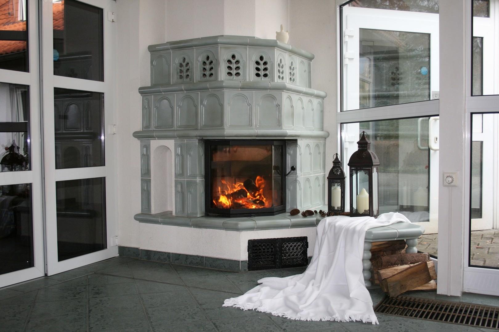 Wintergarten mit Kamin