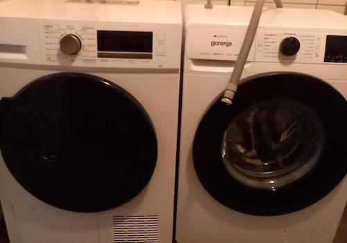Waschmaschine und Trockner