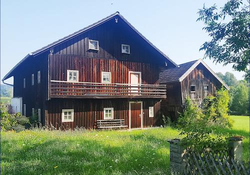 Sacherl mit großem Grundstück