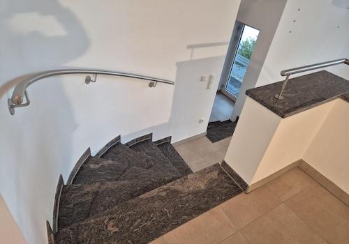 Treppe zur Mitteletage