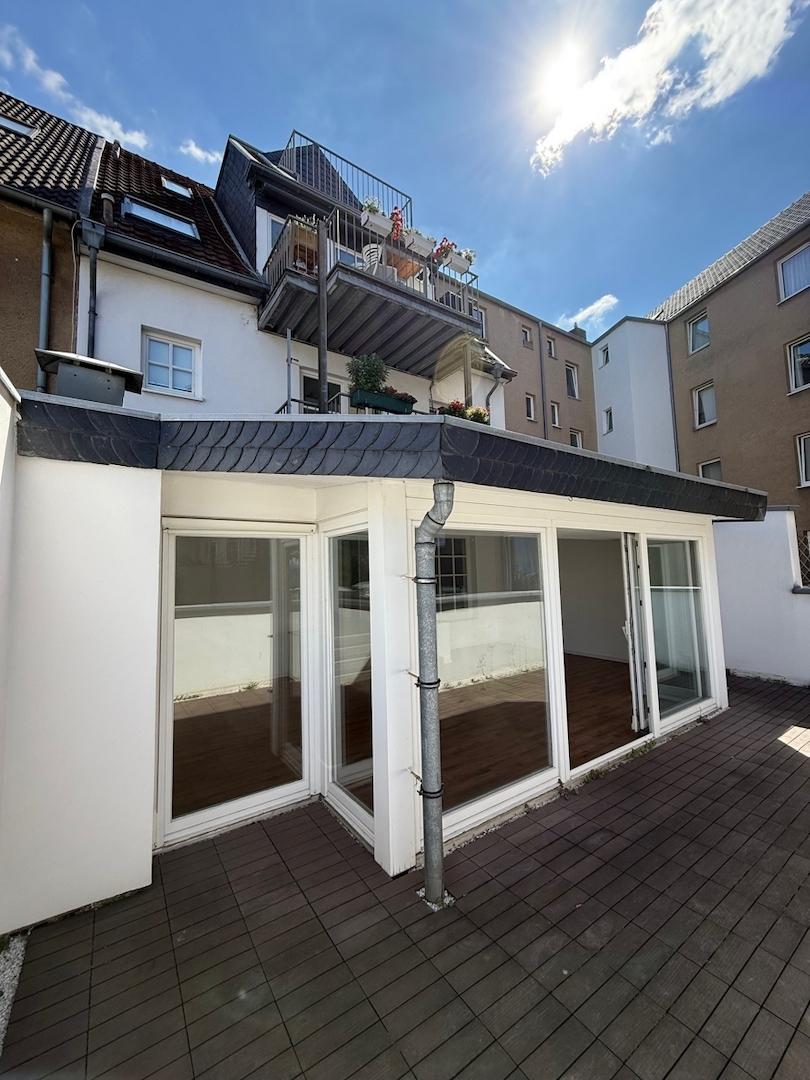 Rückansicht mit gr. Terrasse