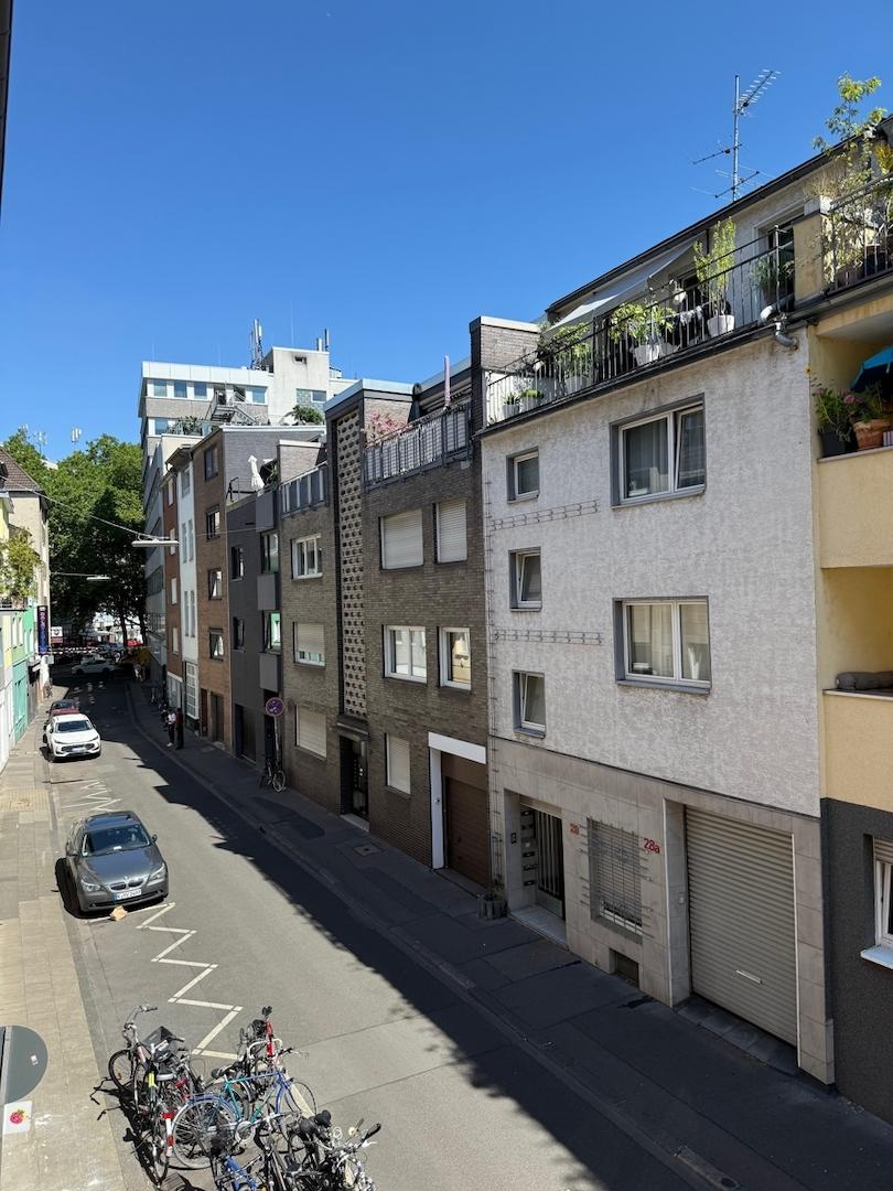 Blick zur Straßenseite