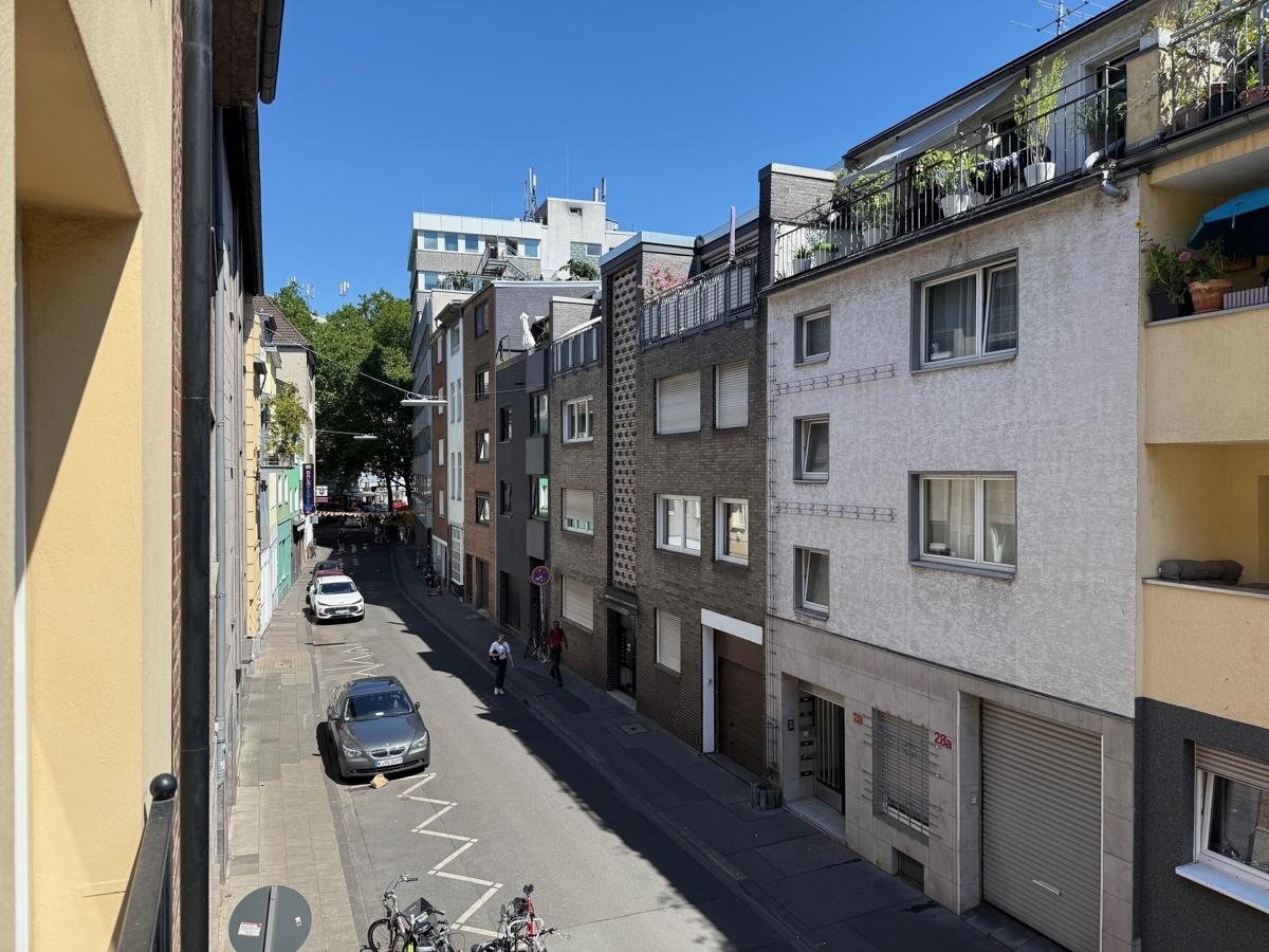 Blick zur Straßenseite