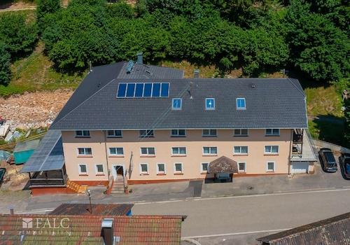 Hausansicht von oben frontal