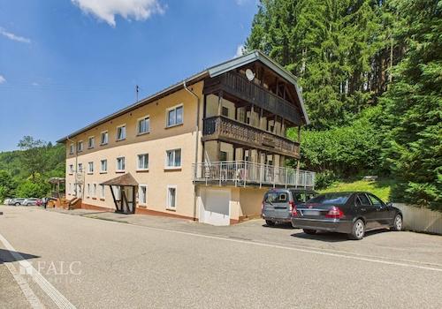 Hausansicht Straße oben