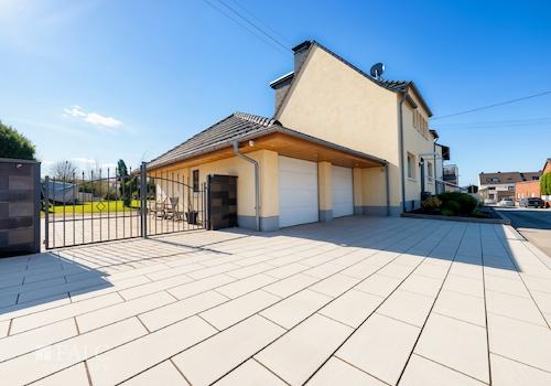 Außenansicht/Garage