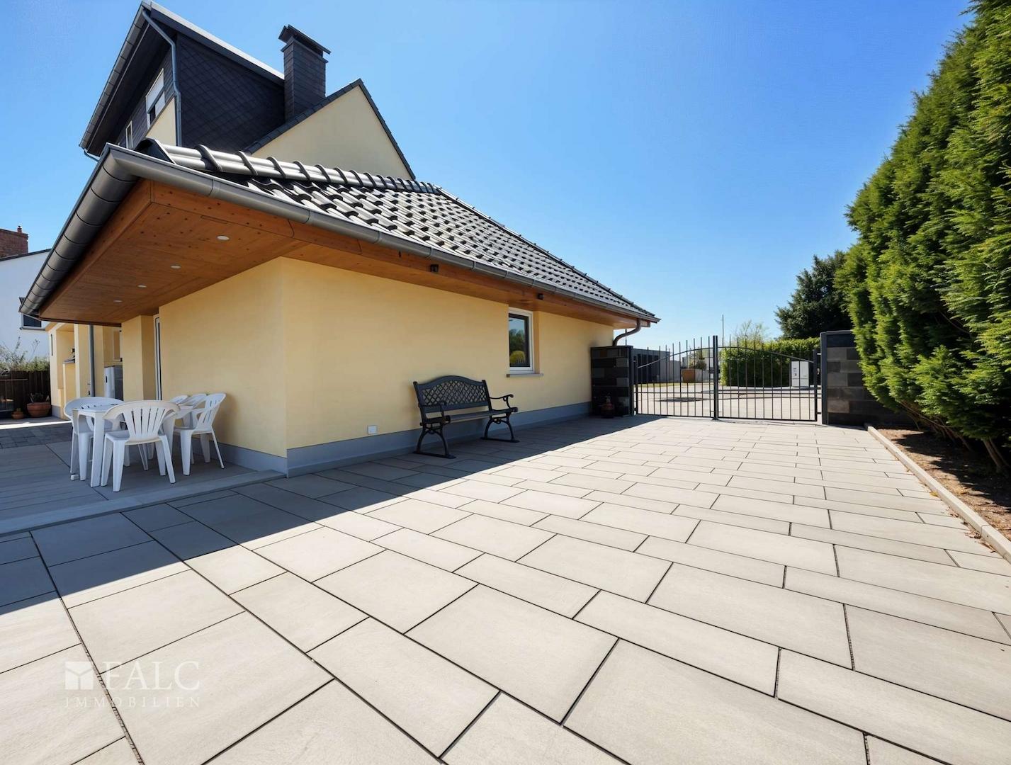 Außenansicht/Einfahrt