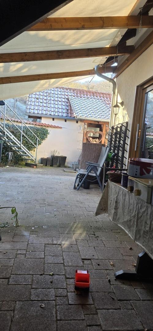 Terrasse hinterm Haus