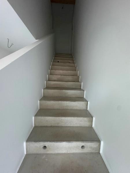 25 Treppe zum DG