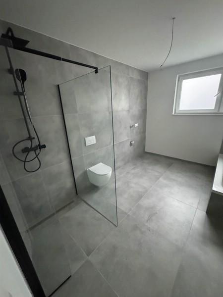 31 Impressionen aus den Wohnungen Bädern Balkonen