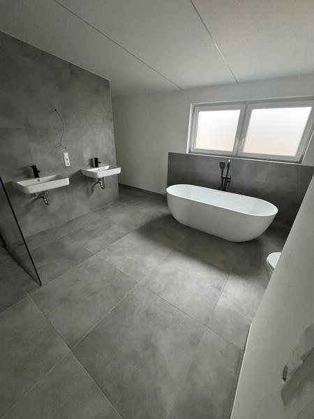 39 Impressionen aus den Wohnungen Bädern Balkonen