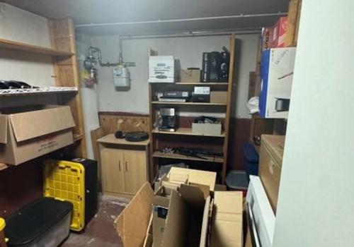 79 Kellerraum mit Gasversorgung