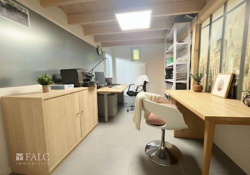 Büro - (KI generiert)