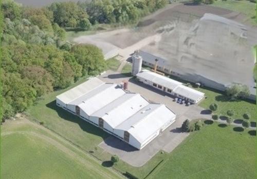 Hanf-Farm: Lage am See