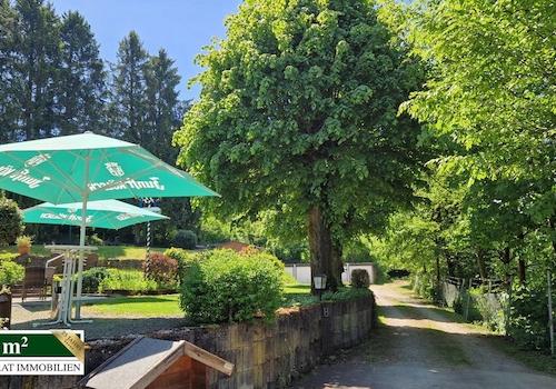 Zufahrt zu den Garagen