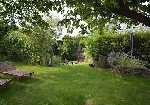 Garten mit Teich