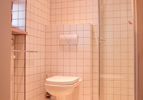 Gästebad mit Dusche