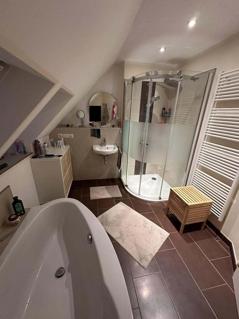 Dusch- und Wannenbad (OG)