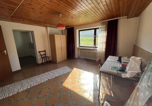 Wohnzimmer/Zimmer UG