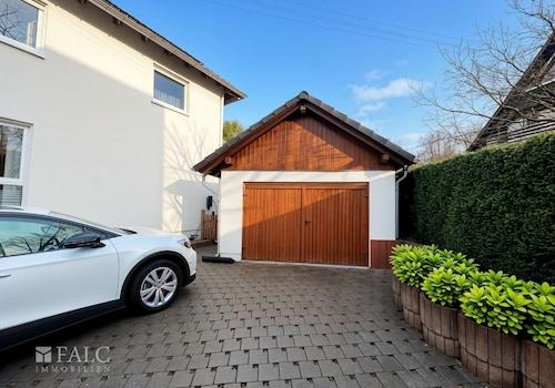 Garage - (KI generiert)