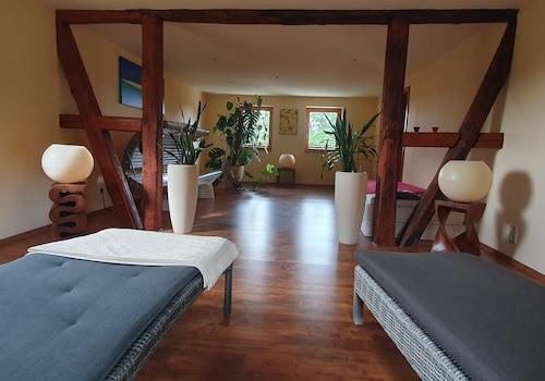 Ruheraum mit Solarium OG