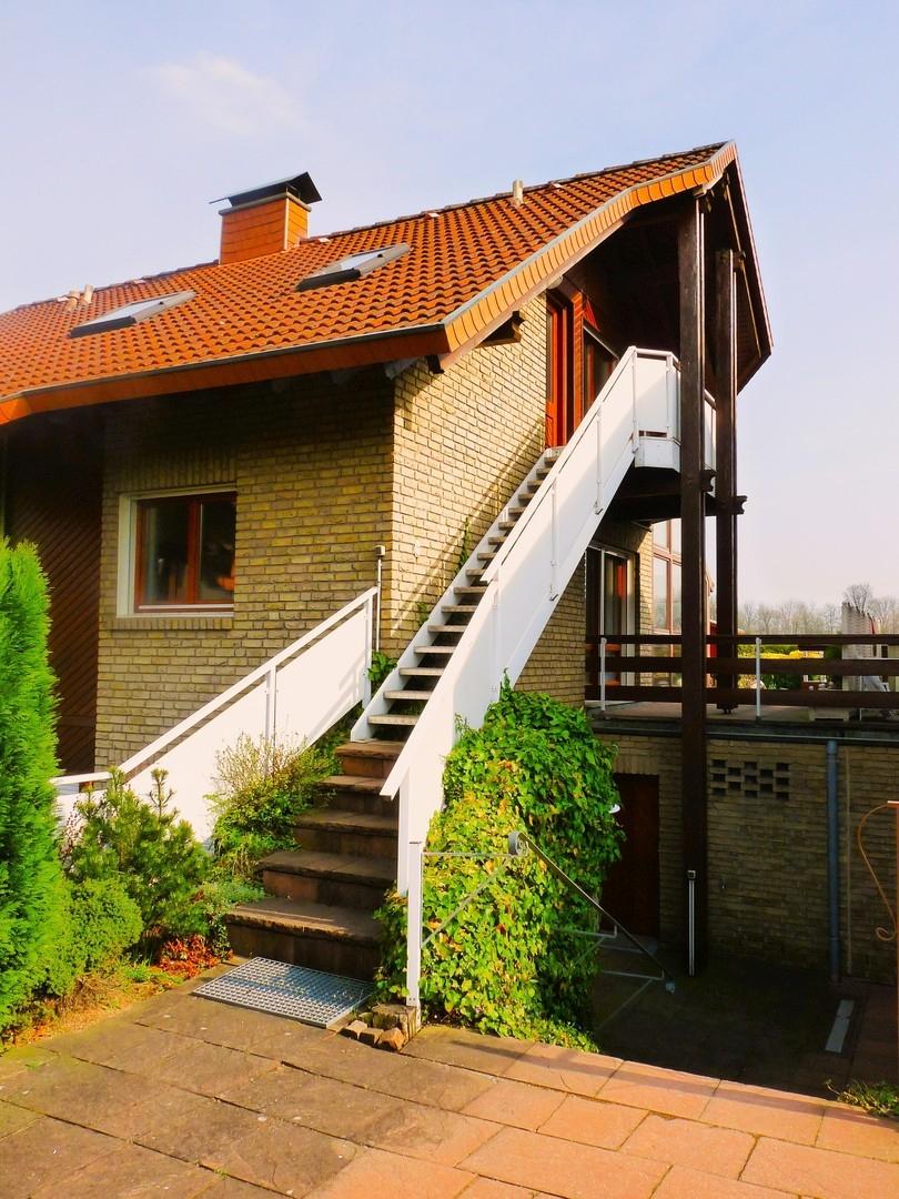 seitliche Eingänge DG und Sout