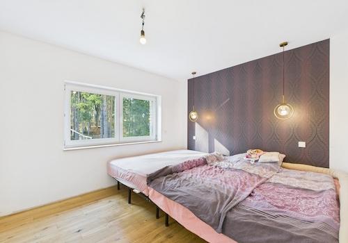 Schlafzimmer mit Ankleide