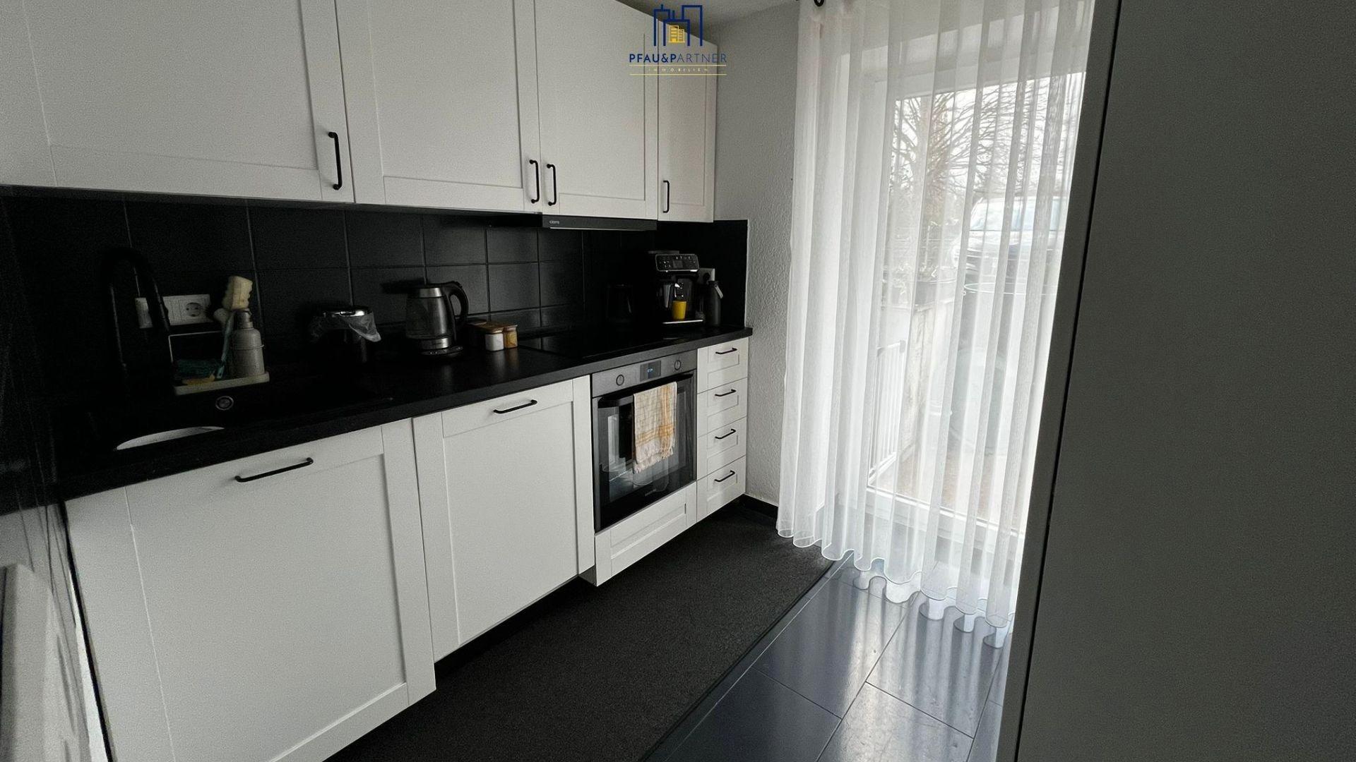 Küche mit Zugang Terrasse