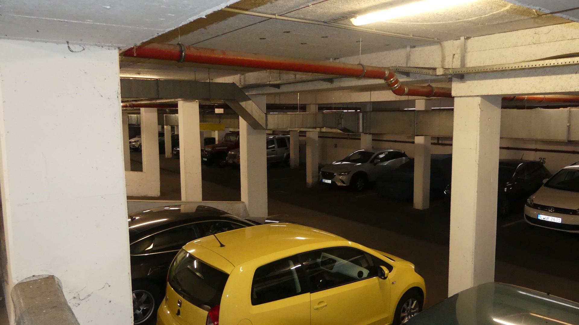 Tiefgarage direkt vom Lift aus