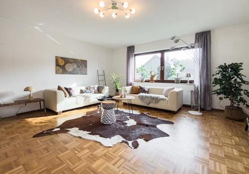 Großzügiges Wohnzimmer