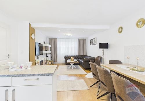 Wohnküche mit Ausgang Terrasse