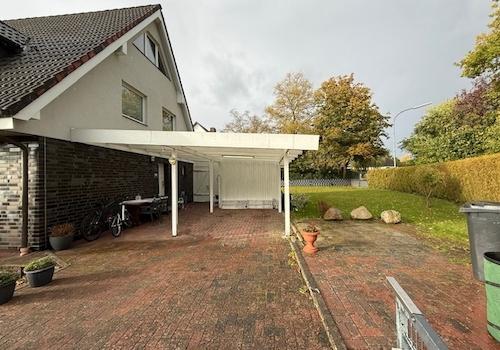 Carport 1 mit Hauseingang