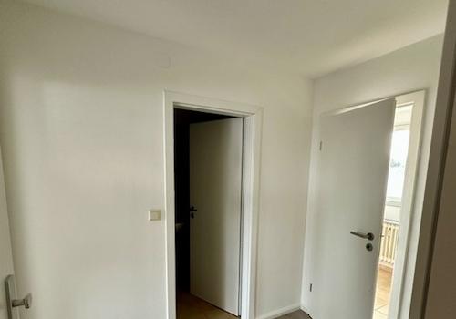 Beispiel Wohnung DG renoviert Flur 2