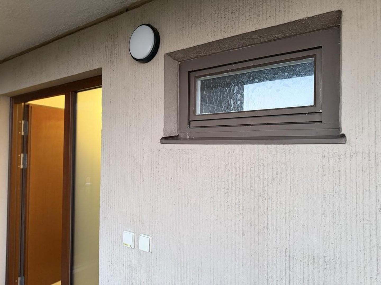 Wohnungstürbereich außen