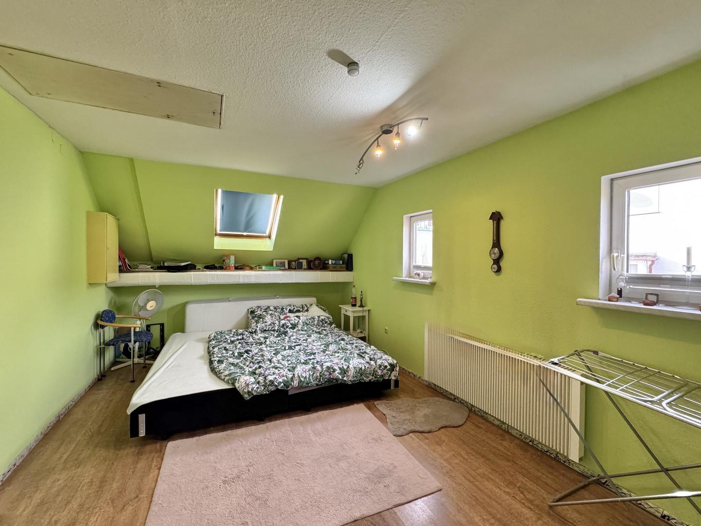 Schlaf- oder Wohnzimmer DG