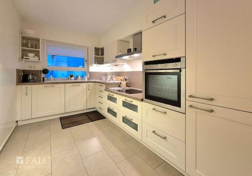 Hochwertige Einbauküche