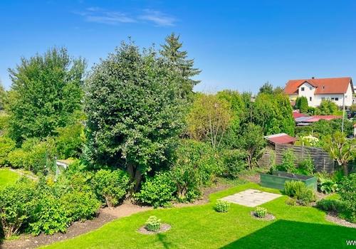 OG, Balkon Gartenblick