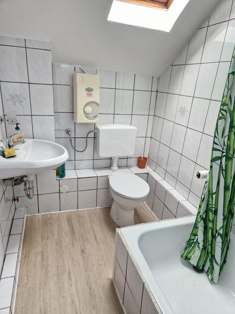 DG rechts, Bad
