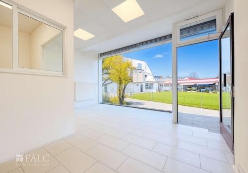 Fensterfront - (KI generiert)