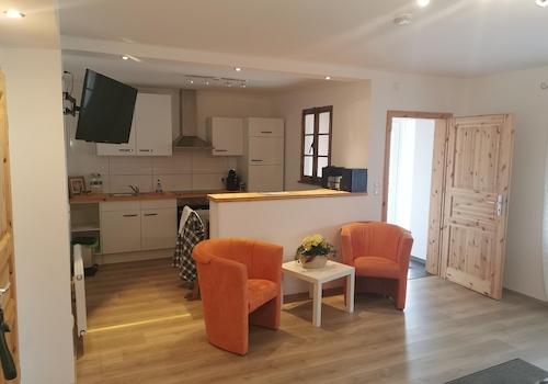 Aufenthalt und Küche von einer