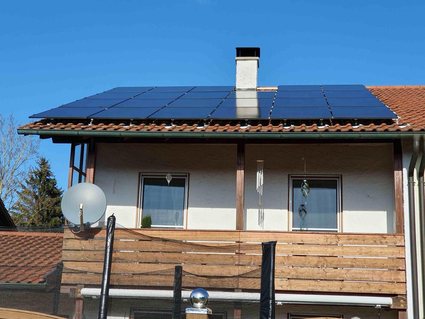 PV Anlage und Balkon