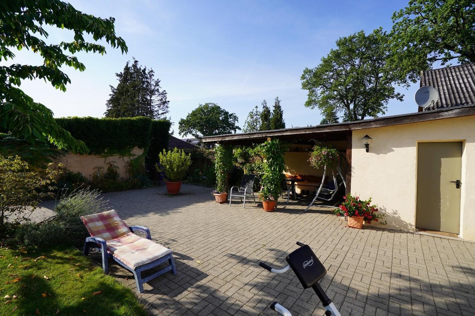 Innenhof mit Sommerküche