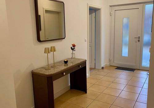 Breiter, heller Flur