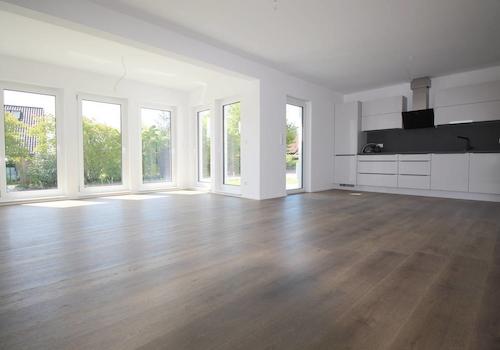 Großzügiger u. einladender Wohn-Küchenbereich