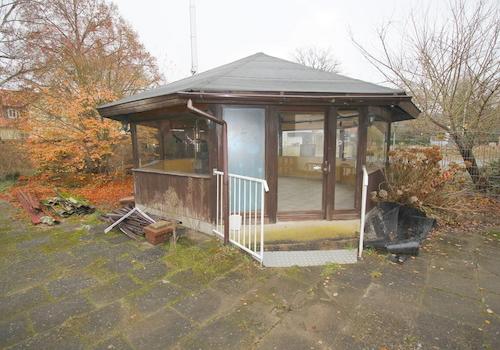 Sep. Pavillon mit vielfachen Verwendungsoptionen