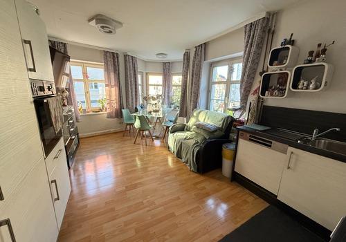 1.OG - Wohnzimmer mit Küche