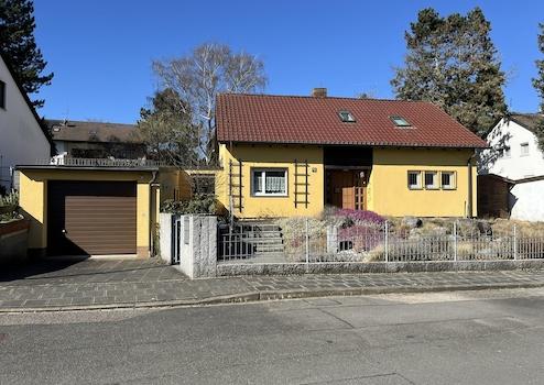 Großes Grundstück in Vach mit Einfamilienhaus